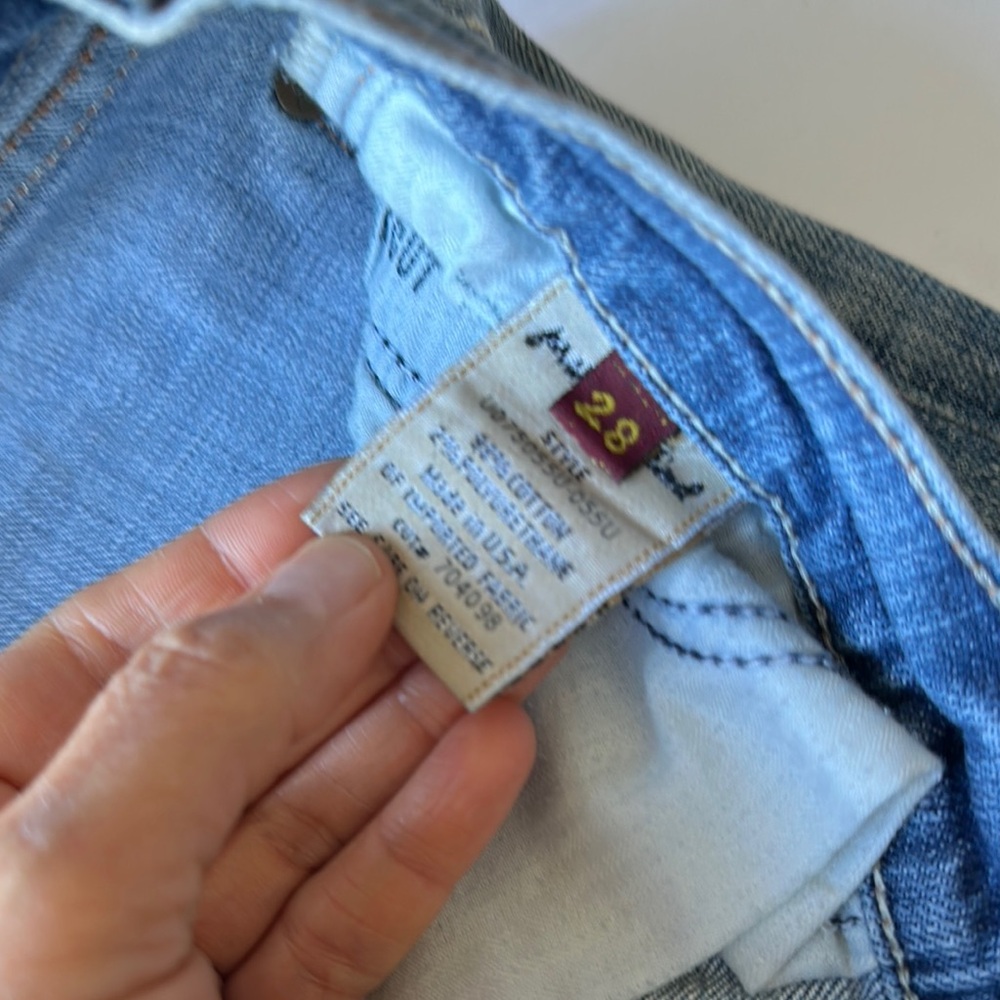Women's Blue Jeans style 10098 seven jeans .
